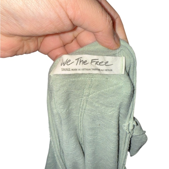 We The Free “It's A Secret" tee Small - Picture 4 of 5